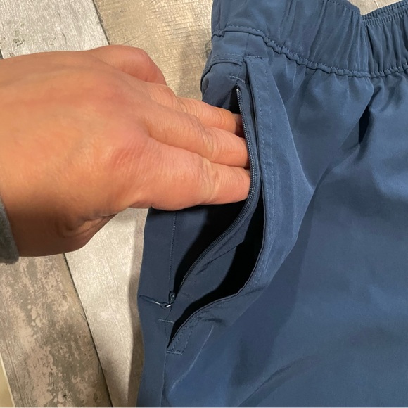 Hollister Mid-Thigh Hybrid Active Men's Shorts Size Small - Picture 5 of 9